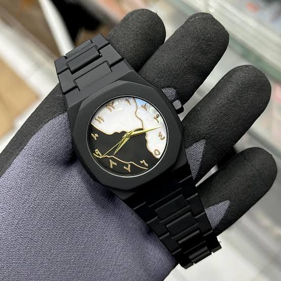 Latest Aura Design Aura Watch, With box . White marble dial , Smart Watch, Premium Trending Fashion Wrist Watch , Elegant Dial, Stylish High Class Look , Best gift Choice.